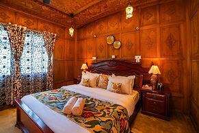 Moustache Houseboat Srinagar
