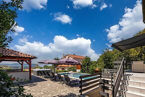 Villa Natali With Pool And Sea View