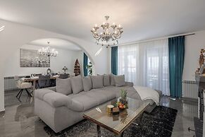 Villa Natali With Pool And Sea View