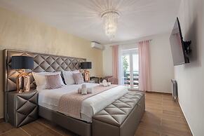 Villa Natali With Pool And Sea View