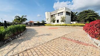 Tranquil Revtree Resort