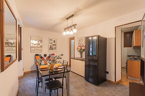 Bell Tower Square by Rent all Como