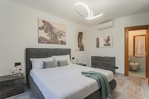Bell Tower Square by Rent all Como