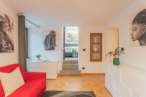 Bell Tower Square by Rent all Como