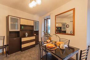Bell Tower Square by Rent all Como