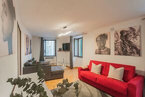 Bell Tower Square by Rent all Como
