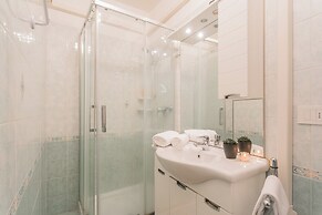 Bell Tower Square by Rent all Como