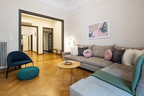 Meadows - Luxury 3-Bedroom Apt in Athens