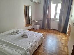 Plaka Luxury Apartment