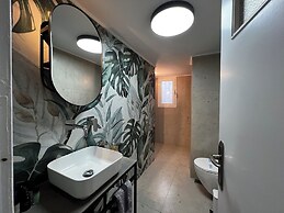 Plaka Luxury Apartment