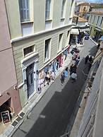 Plaka Luxury Apartment