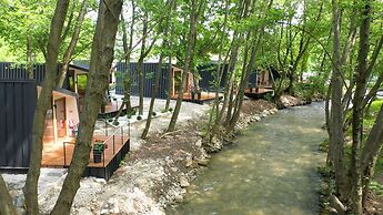 Blisku do Gradot Riverfront Cabins