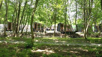 Blisku do Gradot Riverfront Cabins