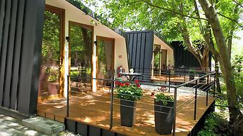 Blisku do Gradot Riverfront Cabins