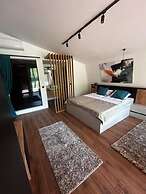 Blisku do Gradot Riverfront Cabins
