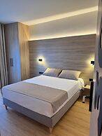 Miramar Suites