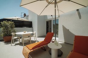 Via Monte Apartments by Olala Homes
