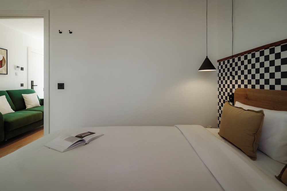 Via Monte Apartments by Olala Homes