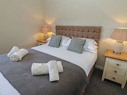 5 Ashcroft Mews