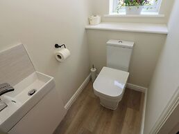 5 Ashcroft Mews