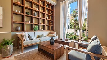 Gorgeous 1BR Condo With Pools Sea Views