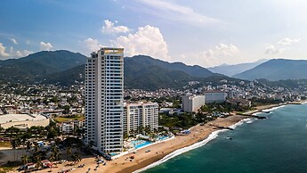 Gorgeous 1BR Condo With Pools Sea Views