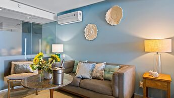 Gorgeous 1BR Condo With Pools Sea Views