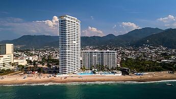 Gorgeous 1BR Condo With Pools Sea Views