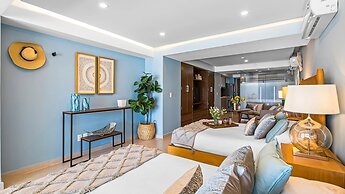Gorgeous 1BR Condo With Pools Sea Views