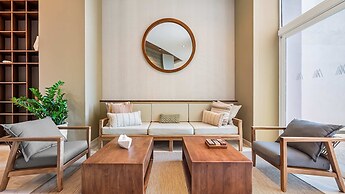 Gorgeous 1BR Condo With Pools Sea Views