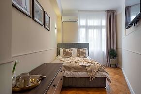 Elegant 3BR Flat Steps From Romanian Athenaeum