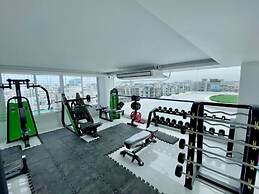 300sqft 5 Studio Gym & Pool Access