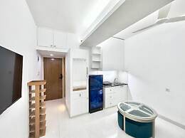 300sqft 5 Studio Gym & Pool Access