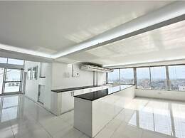 300sqft 5 Studio Gym & Pool Access
