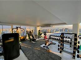 300sqft 5 Studio Gym & Pool Access