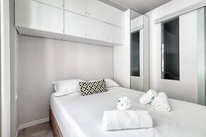 JOIVY Modern City Centre Flat