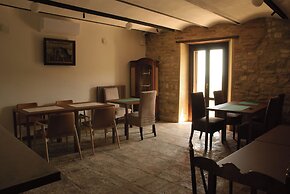 Rocca Contrada relais