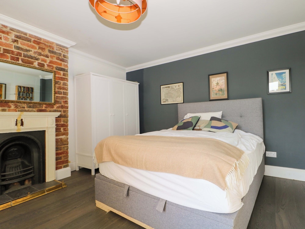 Fairhazel Apartment