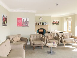 Marine Court Suite