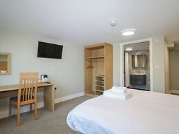Marine Court Suite
