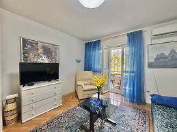 Two Bedroom Apt near Slovenska Beach