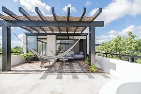 Luxurious Penthouse and Jungle View