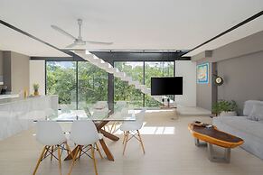 Luxurious Penthouse and Jungle View
