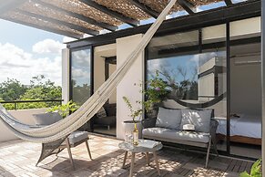 Luxurious Penthouse and Jungle View