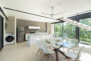 Luxurious Penthouse and Jungle View