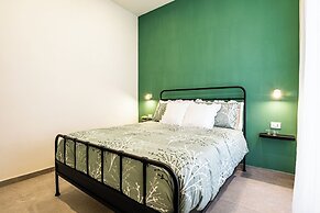 Alyde Apartments
