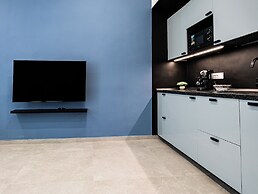 Alyde Apartments