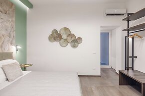 Casta Diva Fervore Apartments