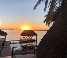 Casa la Joya de Bacalar Lake Front