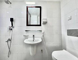 250sqft 4 Economy Stay Pool & Gym
